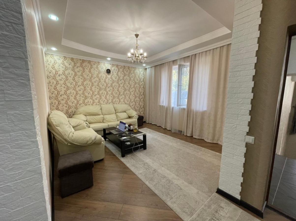 Роща 7 Hotel Bișkek Exterior foto